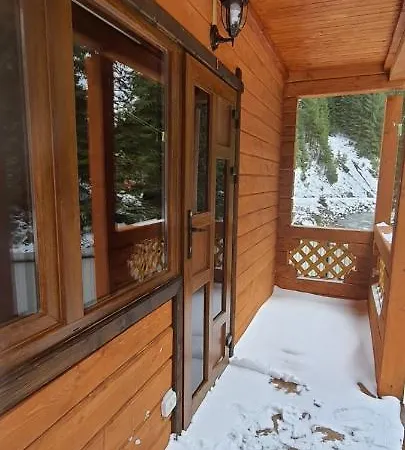 під озером синевир 아파트