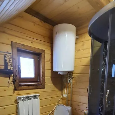 아파트 під озером синевир