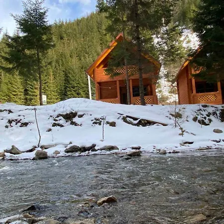 під озером синевир * Synevyrsʼka Polyana