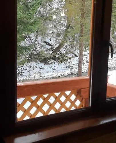 під озером синевир Apartment Synevyrs'ka Polyana