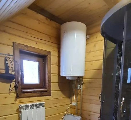 Apartment під озером синевир