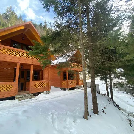 під озером синевир * Synevyrsʼka Polyana