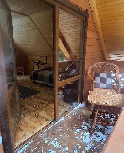 Apartmán під озером синевир *